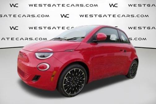 2024 FIAT 500e Base