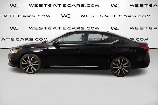 Super Black 2022 Nissan Altima SR FWD
