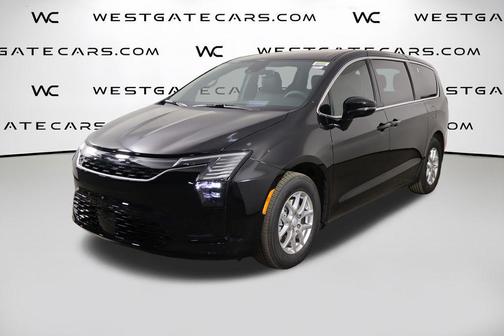 Diamond Black Crystal Pearlcoat 2027 Chrysler Pacifica L