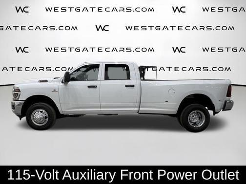 Bright White Clearcoat 2026 RAM 3500 Tradesman Crew Cab 4x4 8' Box
