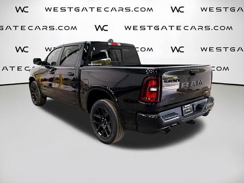 Diamond Black Crystal Pearlcoat 2026 RAM 1500 Laramie