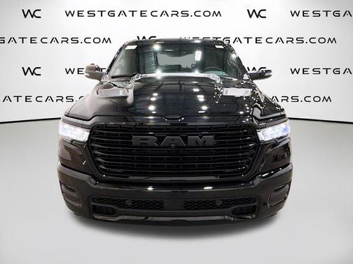 Diamond Black Crystal Pearlcoat 2026 RAM 1500 Laramie