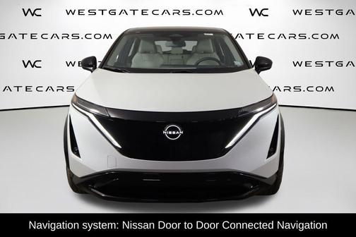 Everest White Pearl Tricoat/Black Diamond Pearl 2023 Nissan ARIYA ENGAGE