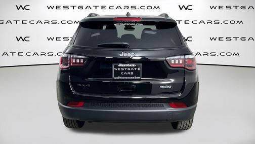 Diamond Black Crystal Pearlcoat 2026 Jeep Compass Latitude