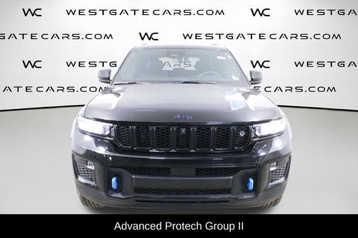 Diamond Black Crystal Pearlcoat 2022 Jeep Grand Cherokee 4xe Trailhawk