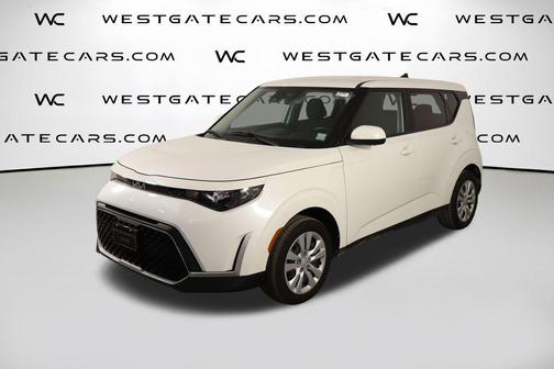 Snow White Pearl 2023 Kia Soul LX