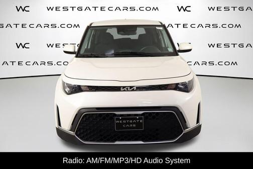 Snow White Pearl 2023 Kia Soul LX