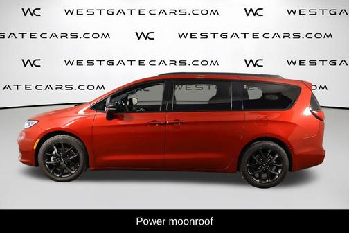 Red Hot Pearlcoat 2025 Chrysler Pacifica Limited