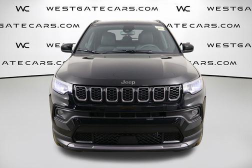 Diamond Black Crystal Pearlcoat 2026 Jeep Compass Latitude