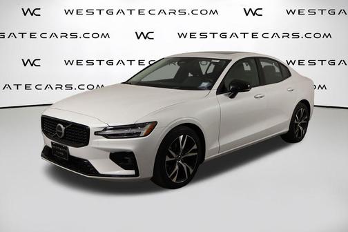 2024 Volvo S60 B5 Core Dark Theme