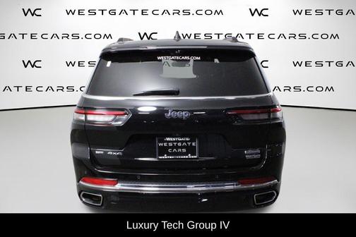 Diamond Black Crystal Pearlcoat 2022 Jeep Grand Cherokee L Overland