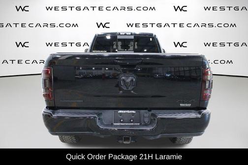 Diamond Black Crystal Pearlcoat 2020 RAM 3500 Laramie Crew Cab 4x4 8' Box