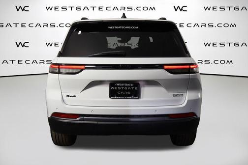 Bright White Clearcoat 2026 Jeep Grand Cherokee Limited