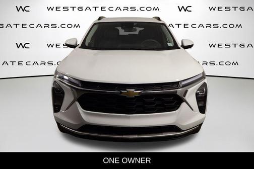 Summit White 2025 Chevrolet Trax LT