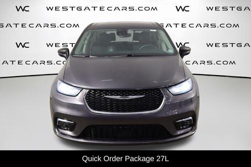 Granite Crystal Metallic Clearcoat 2023 Chrysler Pacifica Touring L