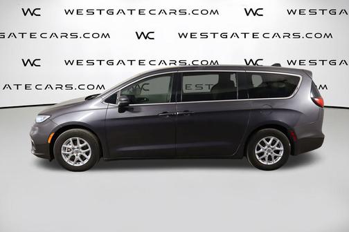 Granite Crystal Metallic Clearcoat 2023 Chrysler Pacifica Touring L