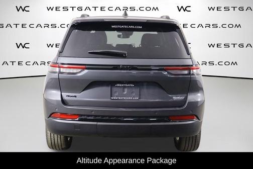 Metallic 2023 Jeep Grand Cherokee Altitude