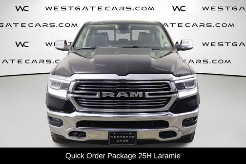 Diamond Black Crystal Pearlcoat 2019 RAM 1500 Laramie