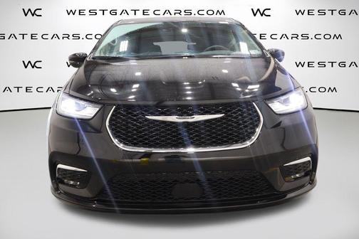 2024 Chrysler Pacifica Touring-L