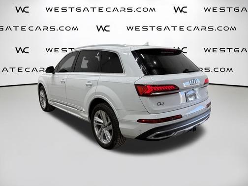 2021 Audi Q7 45 Premium Plus