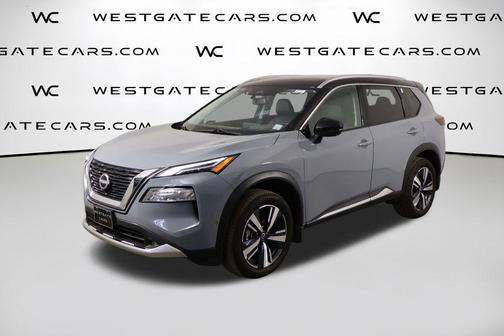 Boulder Gray Pearl/Super Black 2022 Nissan Rogue Platinum