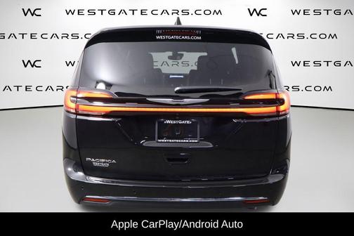 Diamond Black Crystal Pearlcoat 2026 Chrysler Pacifica L
