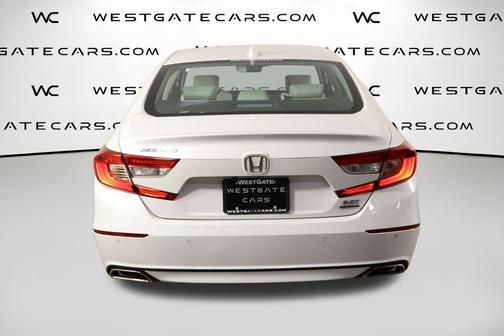 Platinum White Pearl 2018 Honda Accord Touring 2.0T