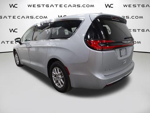 2024 Chrysler Pacifica Touring-L