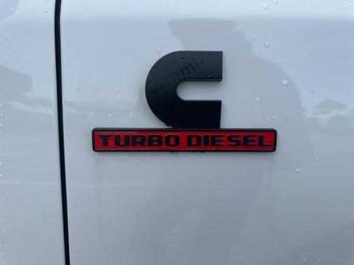 Bright White Clearcoat 2026 RAM 3500 Tradesman Crew Cab 4x4 8' Box