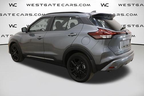2022 Nissan Kicks SR