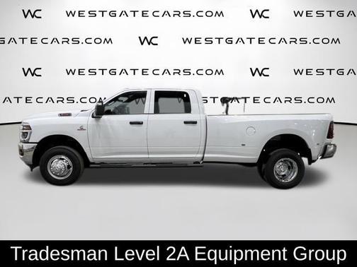 Bright White Clearcoat 2026 RAM 3500 Tradesman Crew Cab 4x4 8' Box