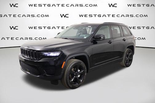 Diamond Black 2025 Jeep Grand Cherokee Laredo