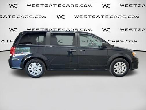 Black Onyx Crystal Pearlcoat 2020 Dodge Grand Caravan SE