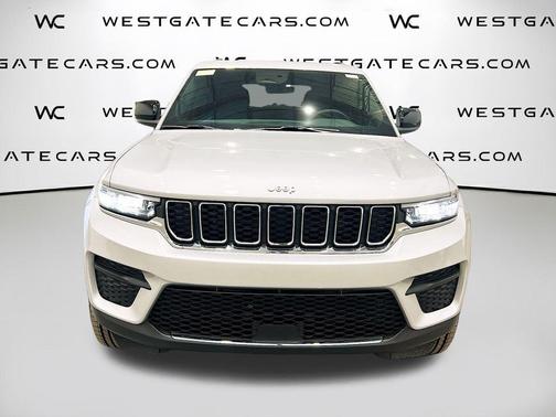 Silver Zynith 2025 Jeep Grand Cherokee Laredo