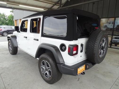 Photo 3 of 34 of 2020 Jeep Wrangler Unlimited Sport