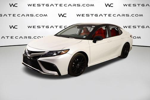 Wind Chill Pearl/Midnight Black Metallic 2023 Toyota Camry XSE