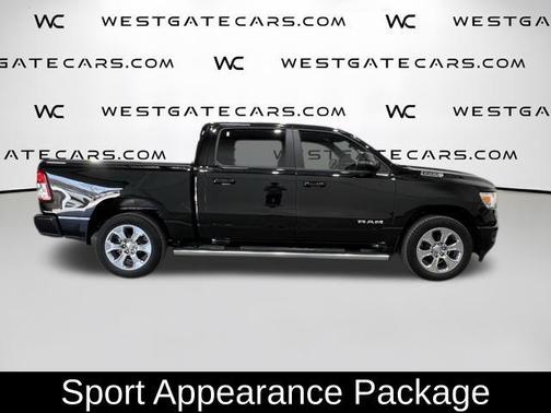 Diamond Black Crystal Pearlcoat 2024 RAM 1500 Big Horn/Lone Star