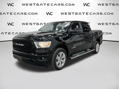 Diamond Black Crystal Pearlcoat 2024 RAM 1500 Big Horn/Lone Star