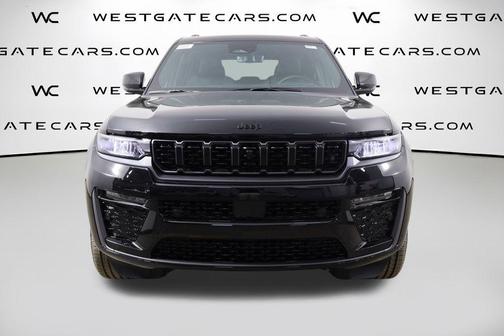 Diamond Black Crystal Pearlcoat 2026 Jeep Grand Cherokee Limited