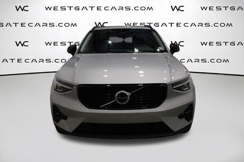 2025 Volvo XC40 B5 Plus Dark Theme