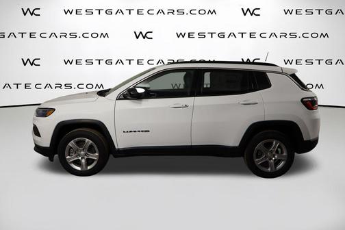 Bright White Clearcoat 2024 Jeep Compass Latitude