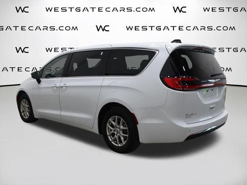 2024 Chrysler Pacifica Touring-L