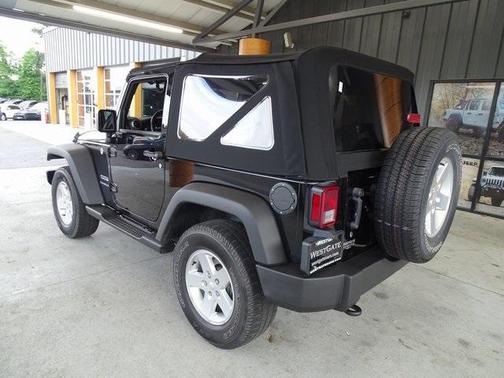 Photo 3 of 30 of 2016 Jeep Wrangler Sport