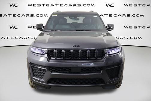 Baltic Gray Metallic Clearcoat 2026 Jeep Grand Cherokee Altitude