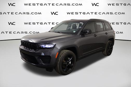 Baltic Gray Metallic Clearcoat 2023 Jeep Grand Cherokee Altitude