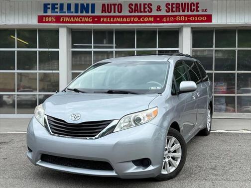 2013 Toyota Sienna LE