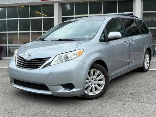 2013 Toyota Sienna LE