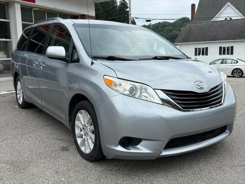 2013 Toyota Sienna LE