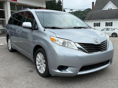 2013 Toyota Sienna LE
