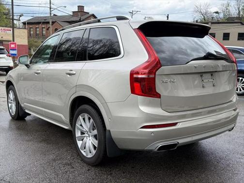 2018 Volvo XC90 T6 Momentum